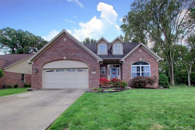 front view picture of 31657 Glen View Lane, Flat Rock, MI. 48134