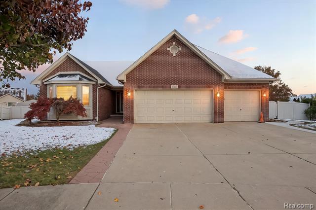 front view picture of 17117 Azalea Ct, Rockwood, MI. 48173