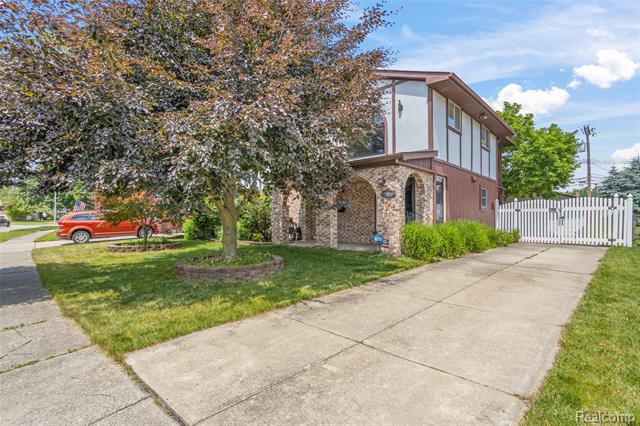 front view picture of 31792 Lafler, Rockwood, MI. 48173