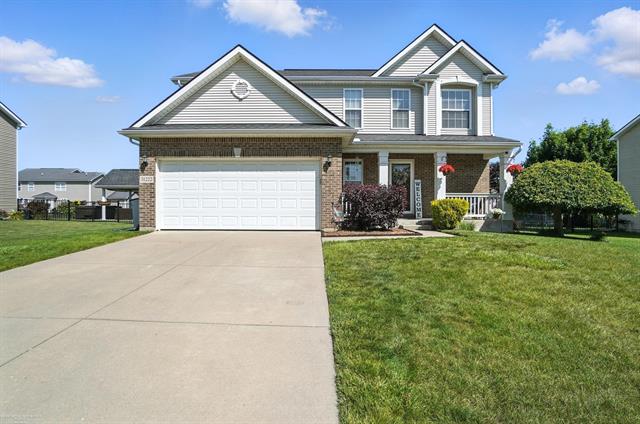 front view picture of 31222 Settlers Way, Flat Rock, MI. 48134