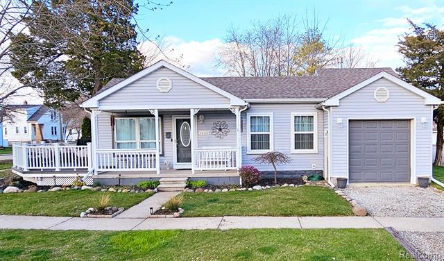 front view picture of 26152 Ypsilanti, Flat Rock, MI. 48134