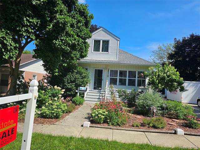 front view picture of 28453 Church, Flat Rock, MI. 48134