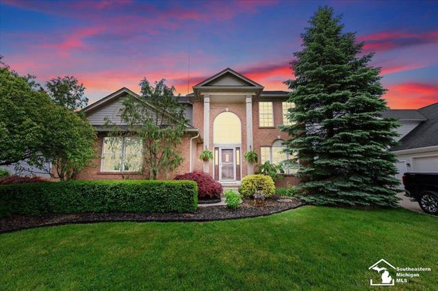 front view picture of 27679 E. Mockingbird Dr, Flat Rock, MI. 48134