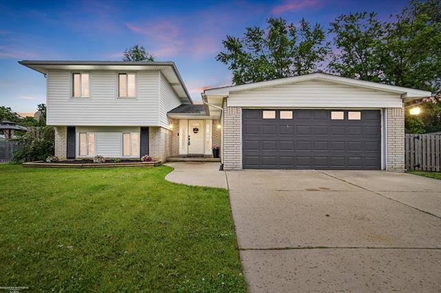 front view picture of 20331 Bourassa Ave, Trenton, MI. 48183