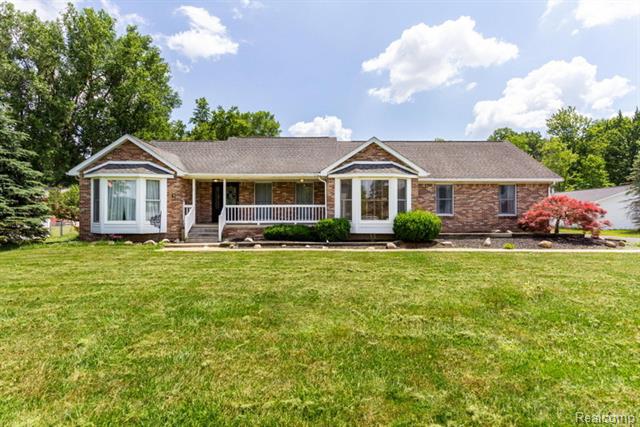 front view picture of 26429 Inkster, Flat Rock, MI. 48134