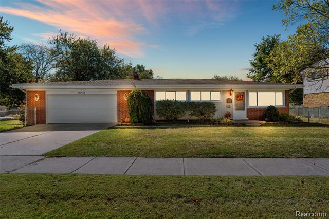 front view picture of 29115 Magnolia, Flat Rock, MI. 48134