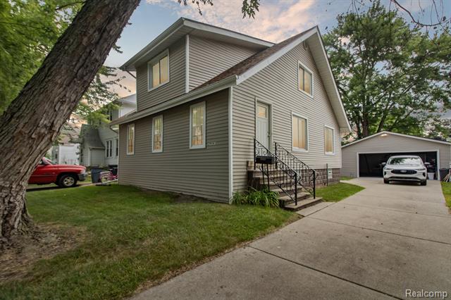 front view picture of 29063 Wesley, Flat Rock, MI. 48134