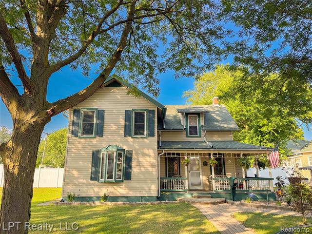 front view picture of 26240 Gibraltar, Flat Rock, MI. 48134