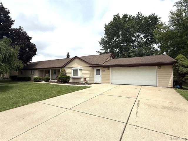 front view picture of 25830 Matilda, Flat Rock, MI. 48134