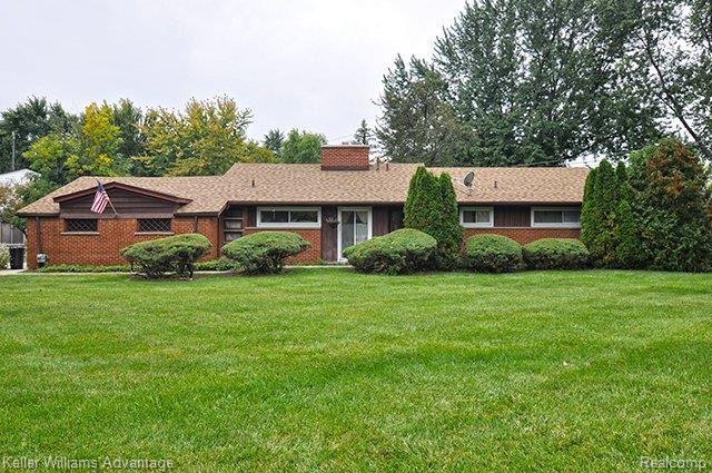 front view picture of 23875 Glencreek Dr, Farmington, MI. 48336
