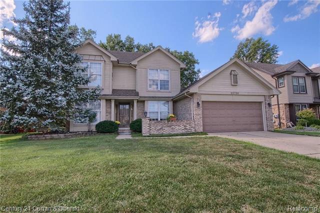 front view picture of 26730 Coachlight, Trenton, MI. 48183