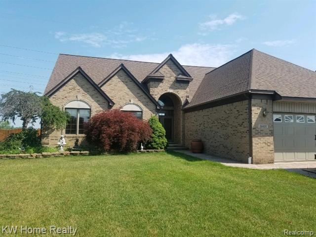 front view picture of 26630 Coachlight, Trenton, MI. 48183