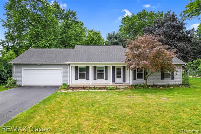 front view picture of 24723 Glenda St, Novi, MI. 48375