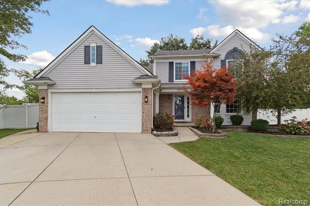 front view picture of 22764 Stephanie Ct, Flat Rock, MI. 48134