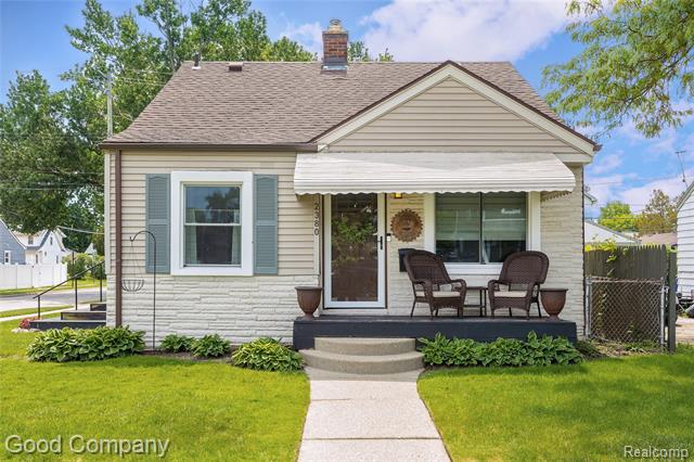 front view picture of 2380 Chestnut St, Ferndale, MI. 48220