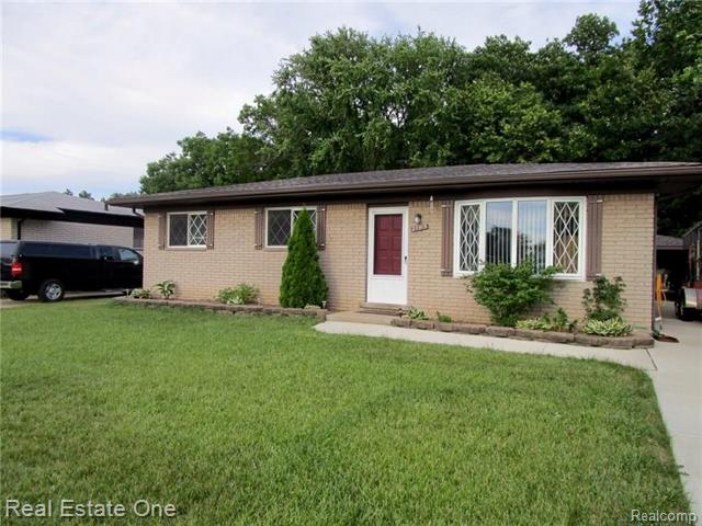 front view picture of 27515 Weddel Ave, Trenton, MI. 48183