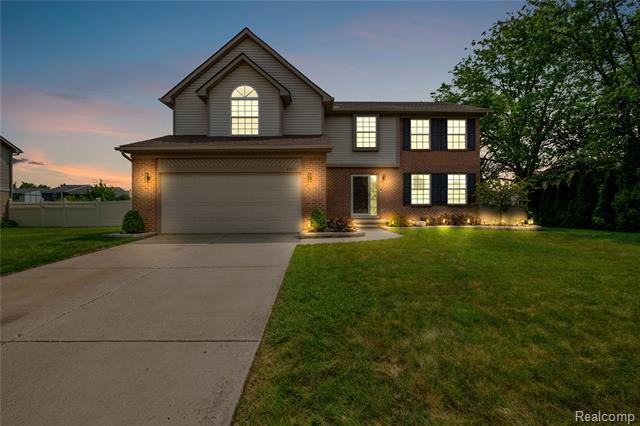 front view picture of 22251 Sylvan Dr, Flat Rock, MI. 48134