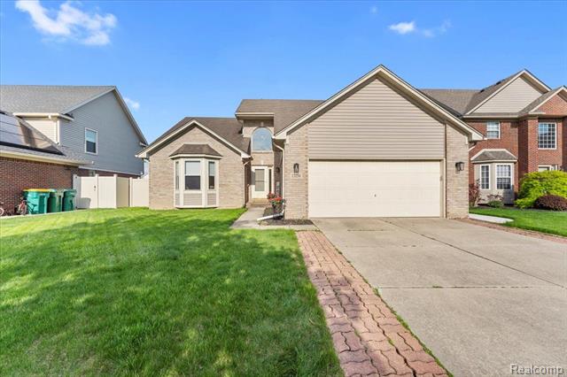 front view picture of 24231 Wilson Dr, Trenton, MI. 48183