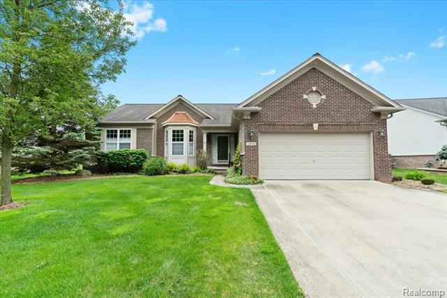 front view picture of 24650 Crystal Dr, Flat Rock, MI. 48134