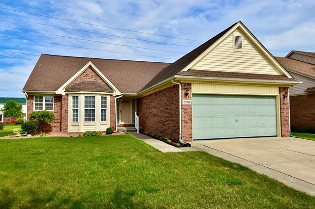 front view picture of 24579 Emily Dr, Trenton, MI. 48183