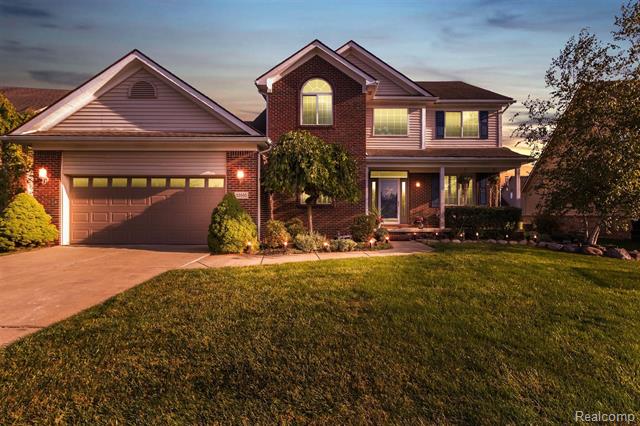 front view picture of 23565 Crescent Ridge, New Boston, MI. 48164