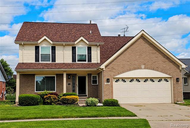 front view picture of 23421 Westwood Dr, Trenton, MI. 48183