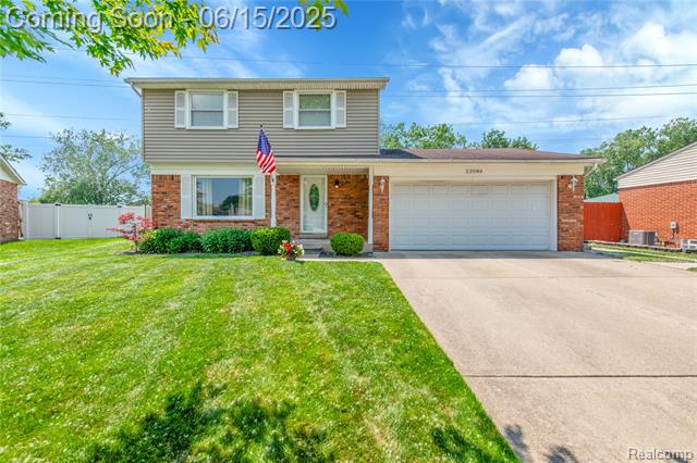 front view picture of 22086 Hillcrest Ct, Trenton, MI. 48183