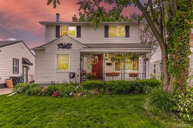 front view picture of 2529 Harris St, Ferndale, MI. 48220