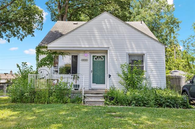 front view picture of 23747 Easterling Ave, Hazel Park, MI. 48030