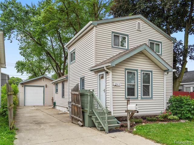 front view picture of 23819 Hazelwood Ave, Hazel Park, MI. 48030