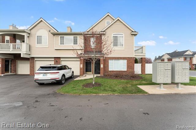 front view picture of 23027 Fairlane Blvd, Trenton, MI. 48183