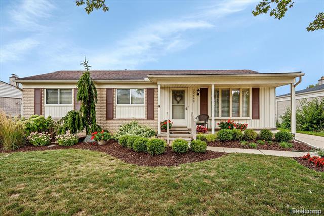 front view picture of 22540 Devonshire, Trenton, MI. 48183