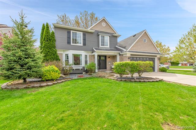 front view picture of 24927 Mapleridge Ln, Flat Rock, MI. 48134