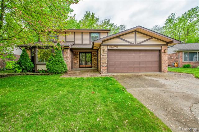 front view picture of 19476 Dawnshire Dr, Riverview, MI. 48193