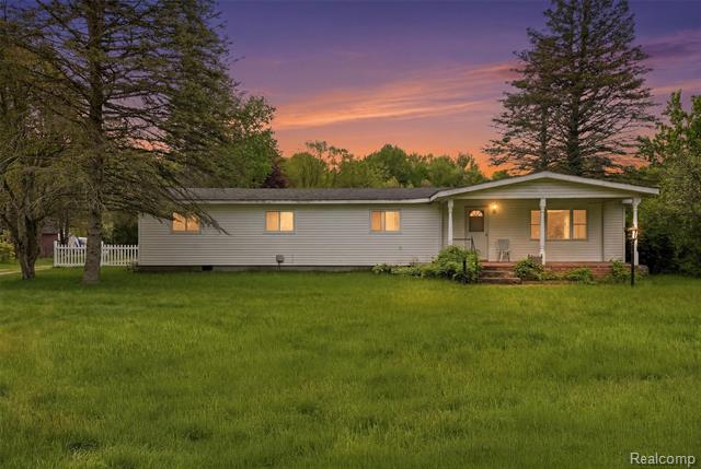 front view picture of 43625 Harris Rd, Belleville, MI. 48111