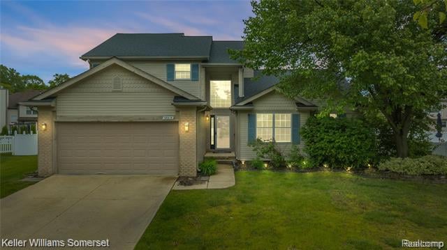 front view picture of 18615 Andrew Ln, New Boston, MI. 48164
