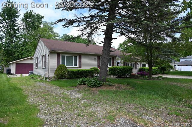 front view picture of 23744 Liddle St, Trenton, MI. 48183