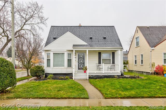 front view picture of 2480 Woodward Hts, Ferndale, MI. 48220
