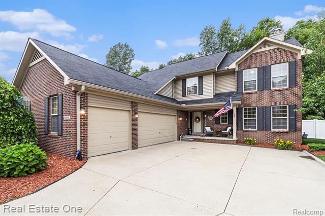 front view picture of 22754 Fawn Rd, Trenton, MI. 48183
