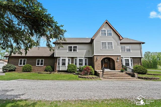 front view picture of 19601 Wahrman Rd, New Boston, MI. 48164
