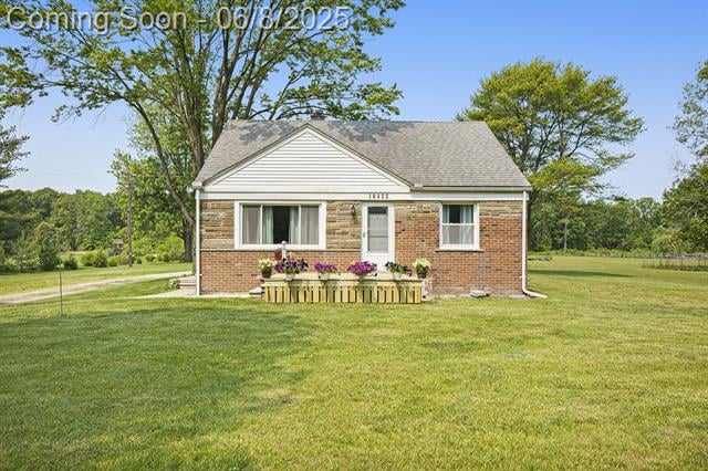 front view picture of 18422 Merriman Rd, Romulus, MI. 48174