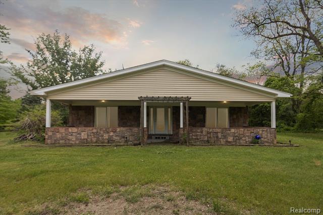 front view picture of 17935 Martinsville Rd, Belleville, MI. 48111