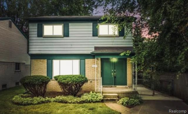 front view picture of 17285 Stratford Dr, Southfield, MI. 48075