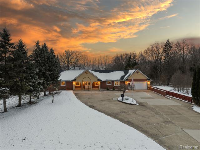 front view picture of 24700 West Rd, Flat Rock, MI. 48134