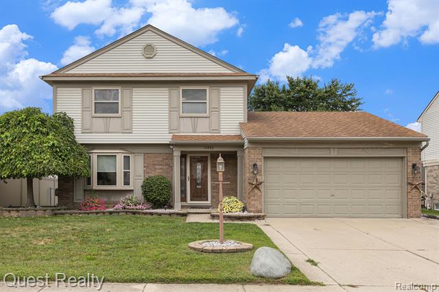 front view picture of 22886 Sylvan Dr, Flat Rock, MI. 48134