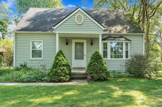 front view picture of 15505 Martinsville Rd, Belleville, MI. 48111