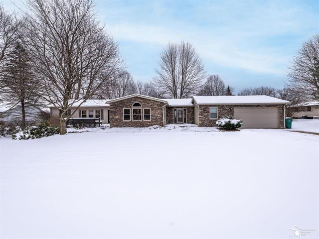 front view picture of 15601 Bak Rd, Belleville, MI. 48111