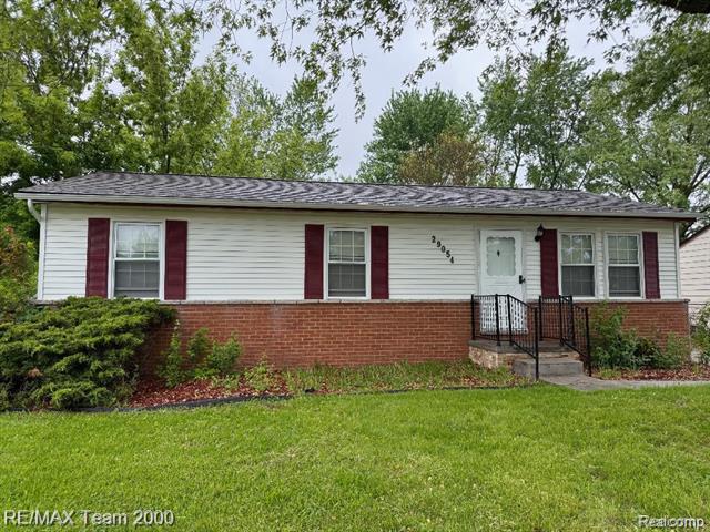 front view picture of 29054 Burning Tree, Romulus, MI. 48174