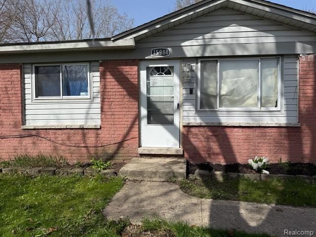 front view picture of 15988 Wellington, Taylor, MI. 48180