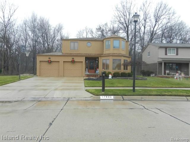 front view picture of 17890 Fox Glen, Riverview, MI. 48193
